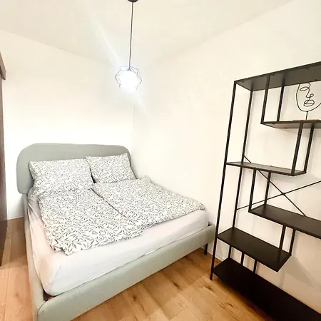 Mit Wunderschoenem Seeblick アパート グムンデン